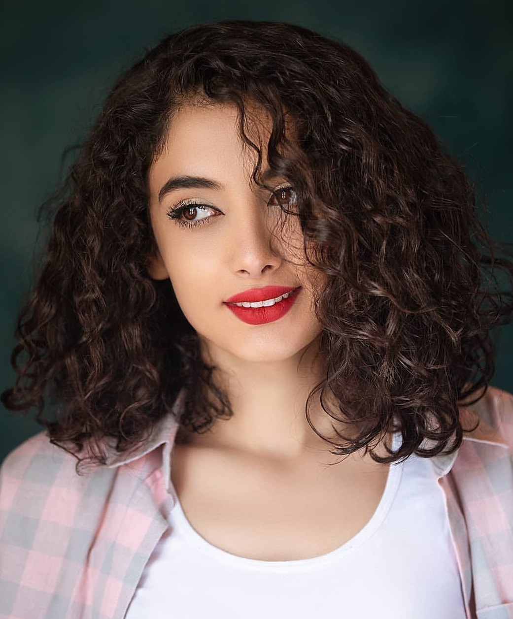 مراقبت از موی فر چگونه است؟